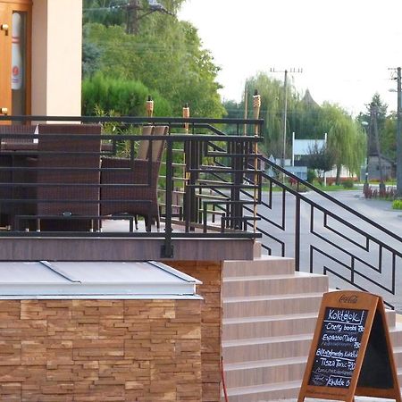 Parton Hotel & Bowling Tiszakécske Kültér fotó